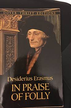 Книга In praise of Folly