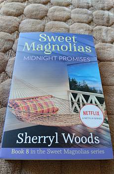 Книга Sweet Magnolias Midnight Promises