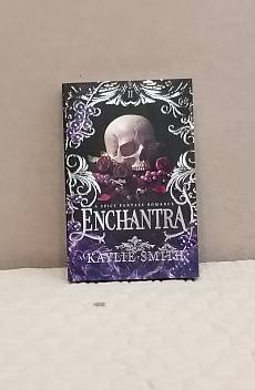 Книга Enchantra