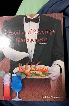 Книга Food and Beverage Management