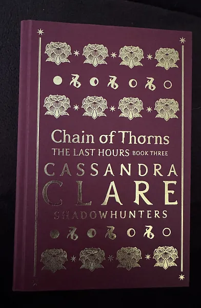 Книга Chain of Thorns (Верига от тръни)