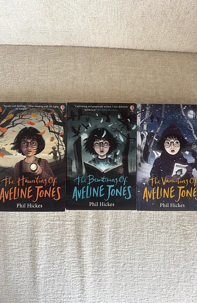 Aveline Jones series