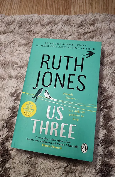 Книга Us Three