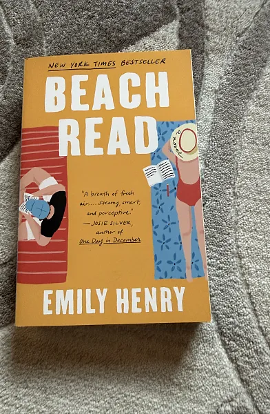 Книга Beach read
