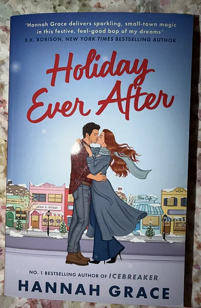 Книга Holiday Ever After