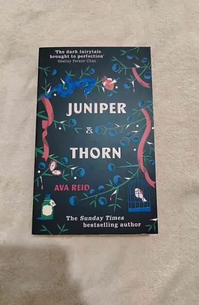Книга Juniper & Thorn