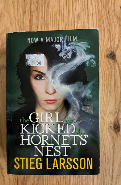Книга The girl who kicked the hornets' nest